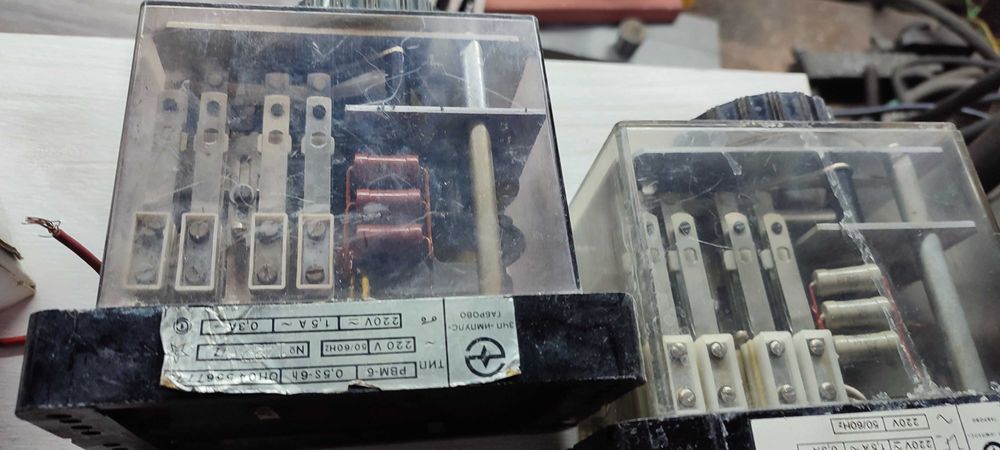 Реле за време  РВМ    от 5 сек до 6 часа 220 V -2 бр.