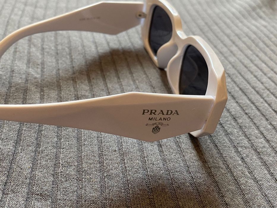 Ochelari de soare Prada