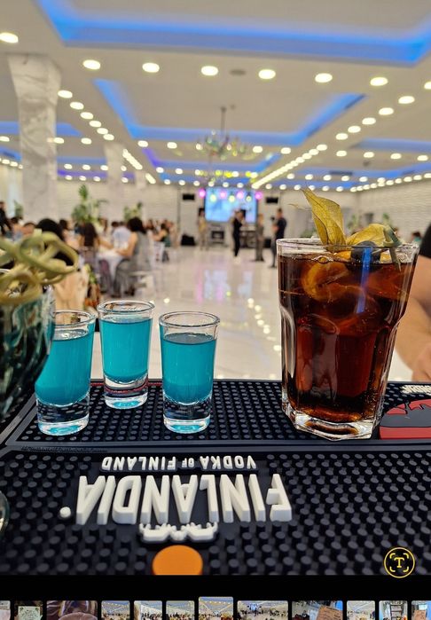 Cocktail bar Tort de shoturi Nunta Botez Majorat