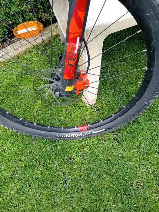 Vând bicicleta ROCKRIDER adusa de doua zile din Germania