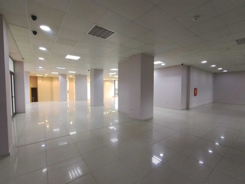 Шоу Рум, магазин, в оживен квартал на гр. Варна