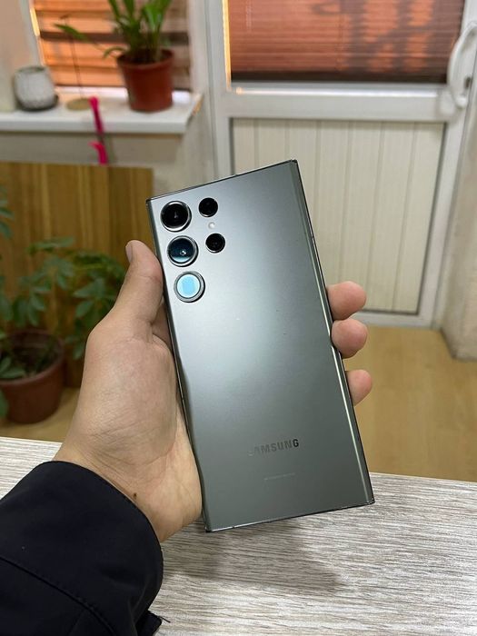 Samsung galaxy s23 ultra 5G 12/512gb holati ideal
Samsung galaxy 
Sam
