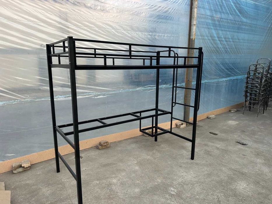 bolalar uchun krovat va parta