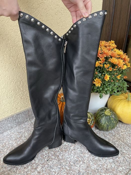 Cizme lungi in strare perfecta.