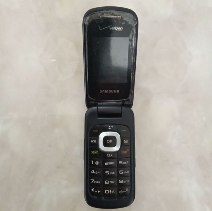 Срочно продам телефон