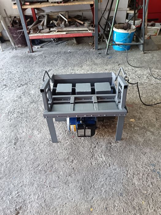 Presa de bolțari cu un singur cuib cu motor