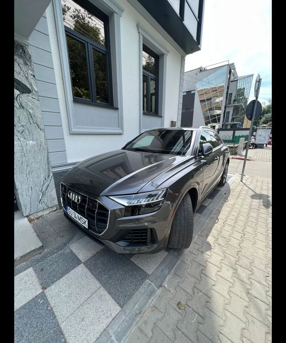 Audi Q8 Primul proprietar. Istoric in reteaua audi. Pret cu tva. Nenegociabil.