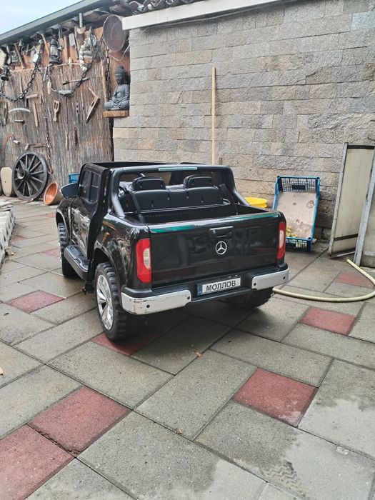 Електрическа кола Mercedes, Х-Klasse, 4 двигателя, 2 места