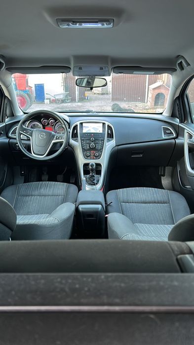 Opel Astra J 2012