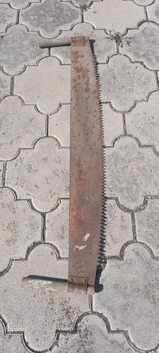 Продам пилу двуручную.