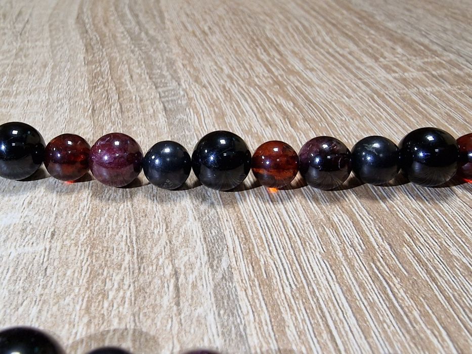 Огърлица от Черен Турмалин,Червен Гранат,Шунгит и Чери Кехлибар