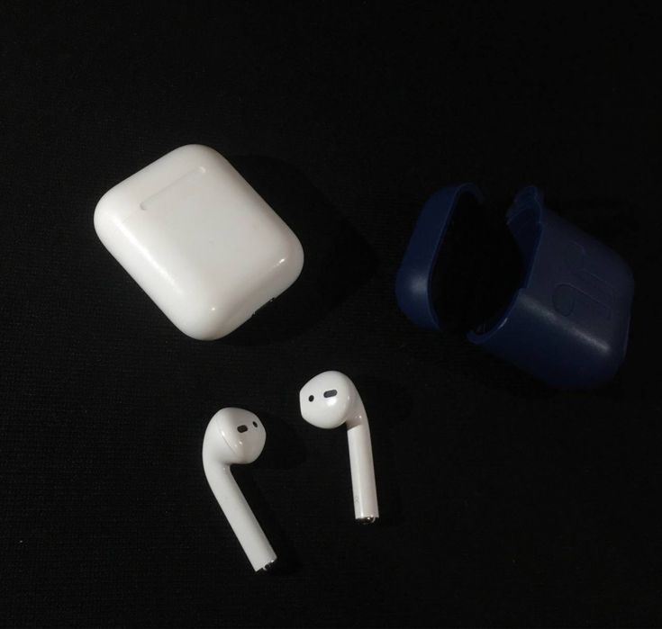 Продается air pods 2 поколение