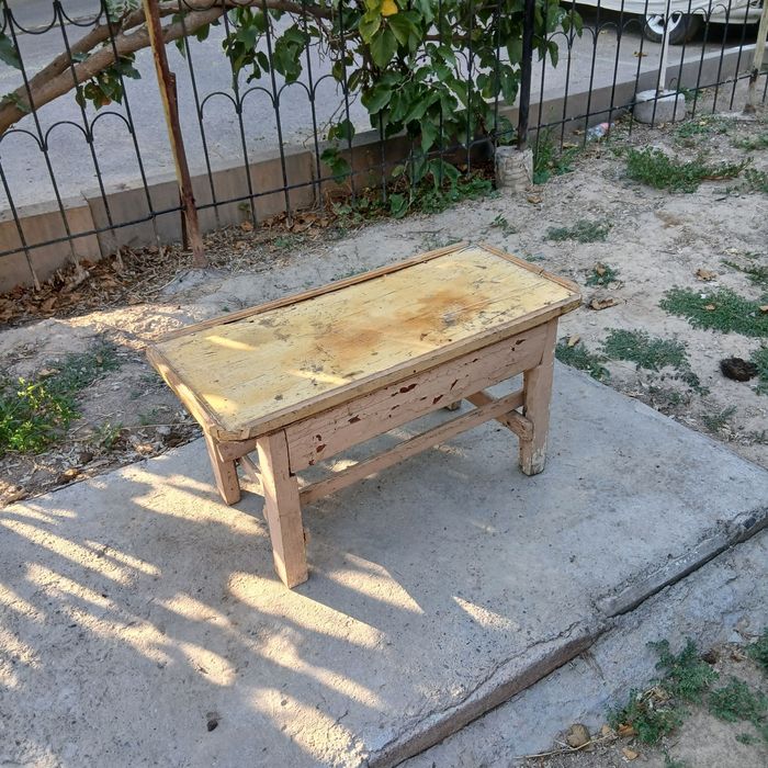 Столик маленький