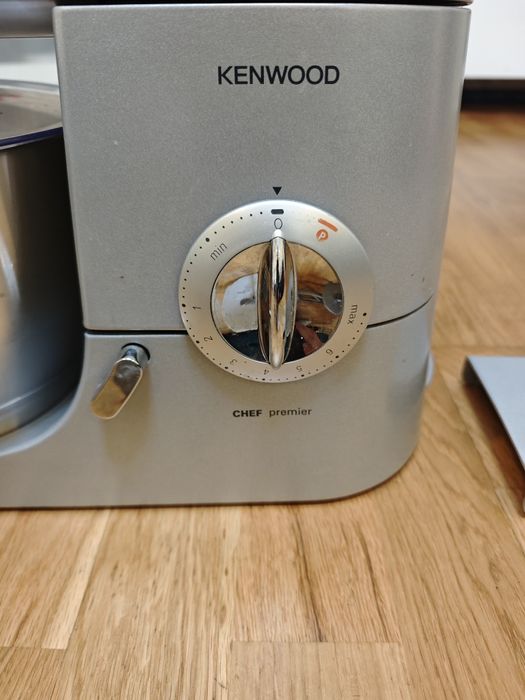 Robot bucătărie cu blender Kenwood Chef Premier, 1000w, bol 5 litri, foarte bine întreținut, import Germania.