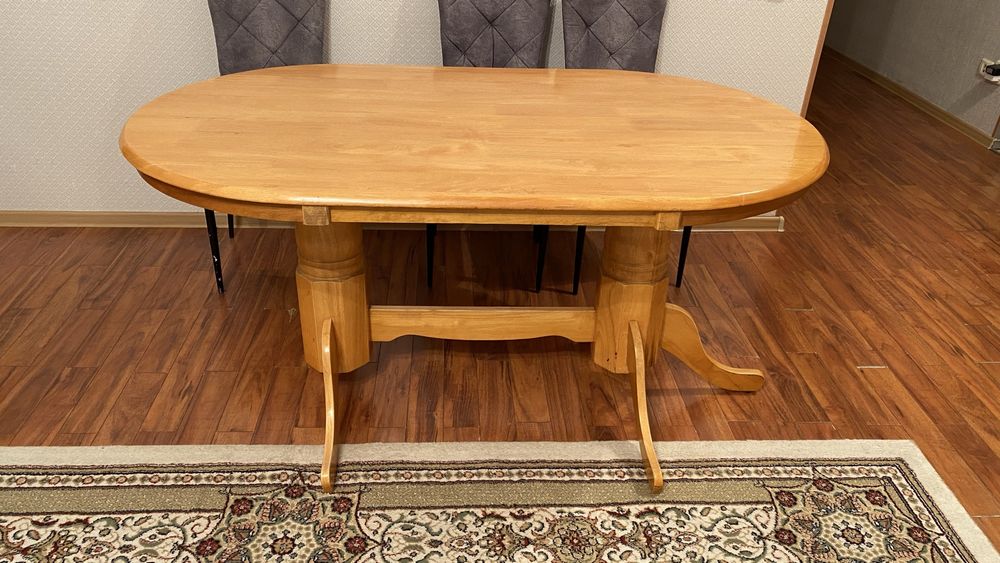 стол обеденный б/у