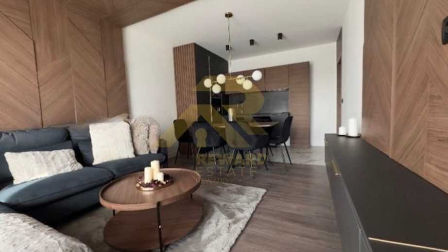 Продава се Тристаен апартамент в София, Център - 75 кв.м за 2520 €/кв.м - Снимка #2