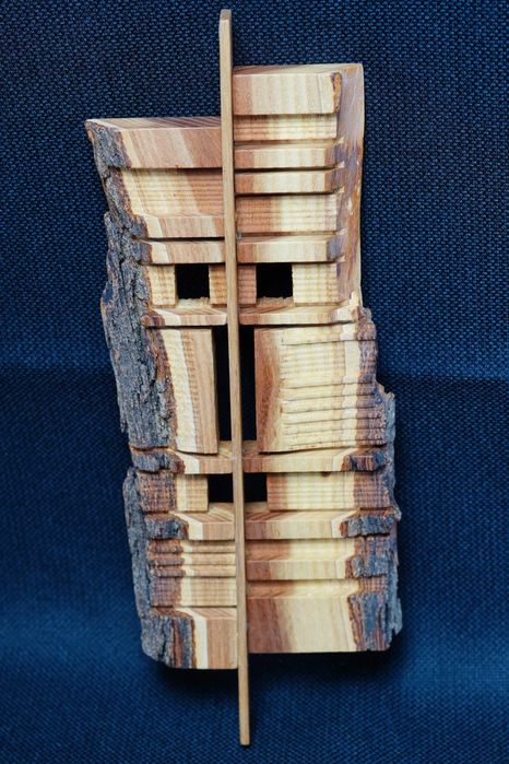 Стенна пластика маска