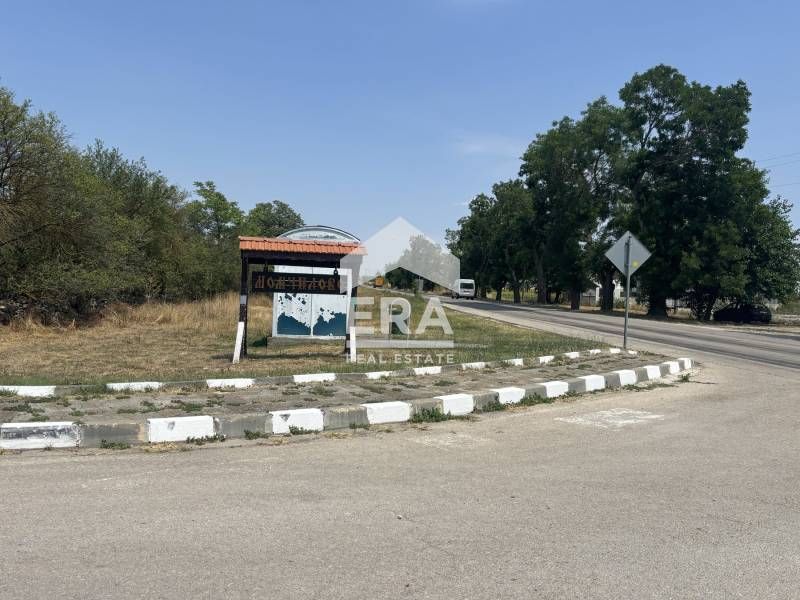 Ексклузивно!  Парцел  за продажба с партида за ток в село Момчилово, о