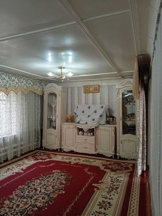 Срочна продается дом 10х соток 8 комнаты. Катта ховли сотилади 10соток