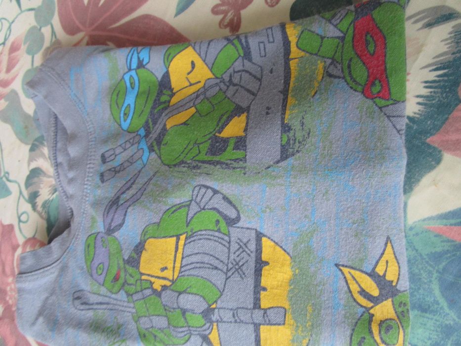 Лот от две поларени блузи-общо12лв.