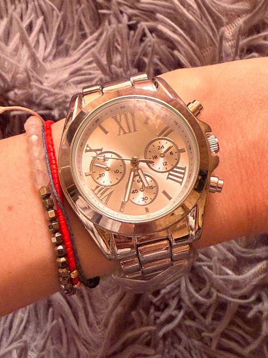 Часы ручные: женские