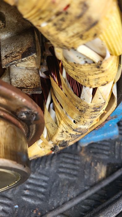 Vînd motor electric 380v are între 18 si 22 kw 1500rm