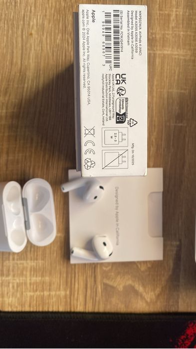 Air Pods 4 (perfect functionale si noi)