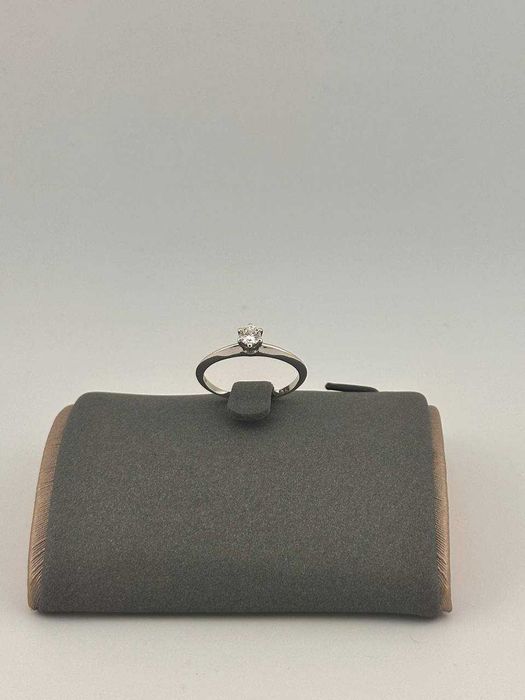 Кольцо с бриллиантом  0,21 карат