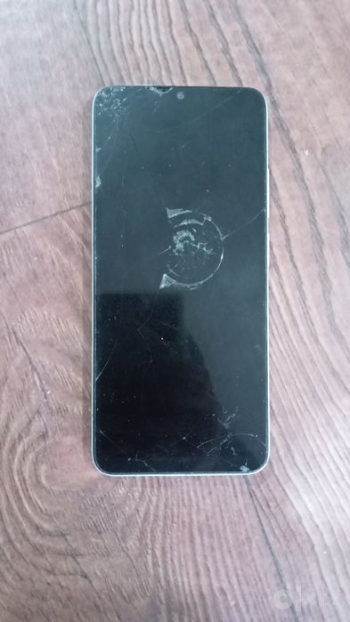 Redni 12 S telefon zor