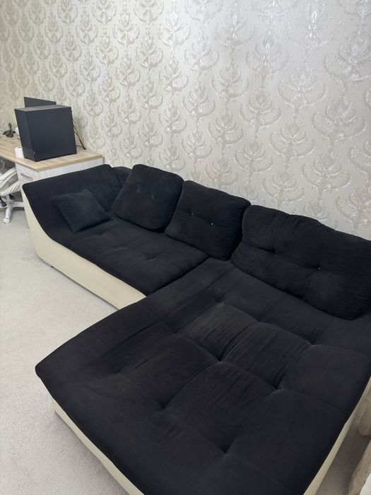 Canapea de tip coltar