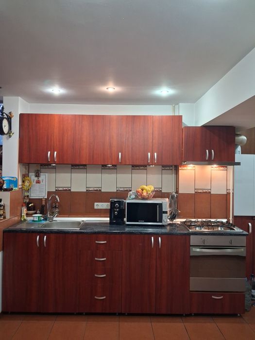 Super ofertă mobilier bucătărie . Mobilă bucătărie completă utilată.