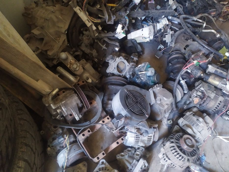 Запчасти на автотранспорт