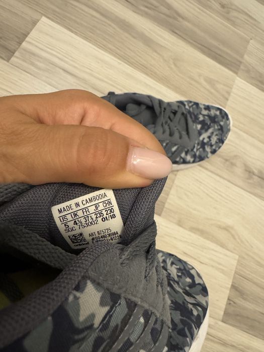 Дамски маратонки Adidas, Muvid