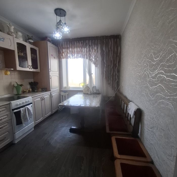 Продам 4 комн.кв, центр, 8/9