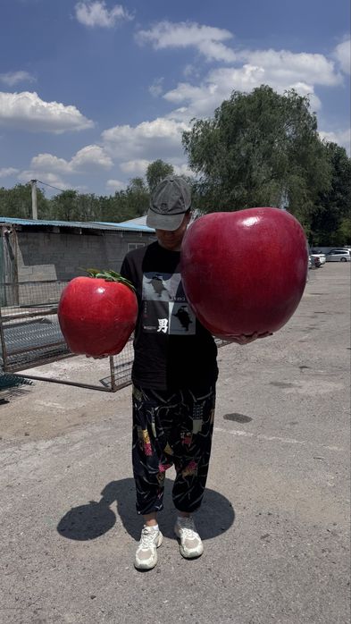 Яблоки из пенопласта
