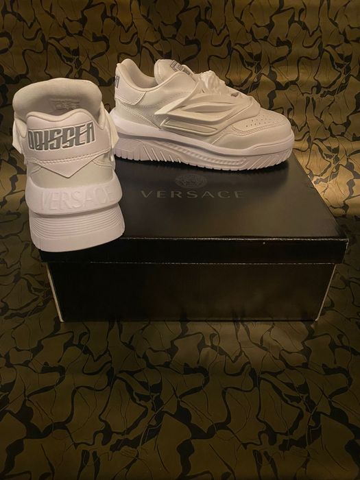 Adidasi Versace Odissea