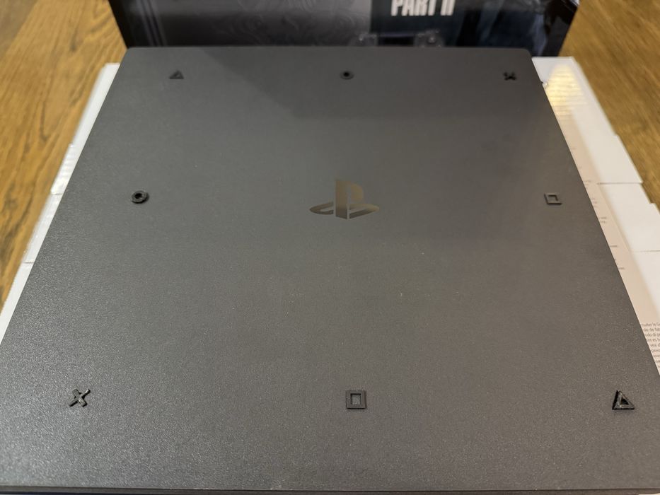 PlayStation 4 Pro – Limited Edition The Last of Us Part II