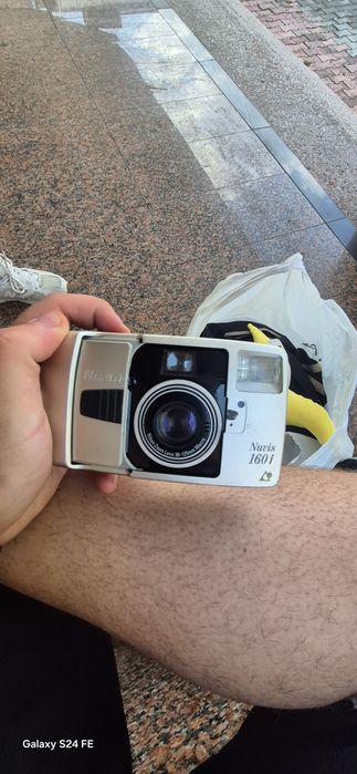 Продавам nikon nuvis 160i