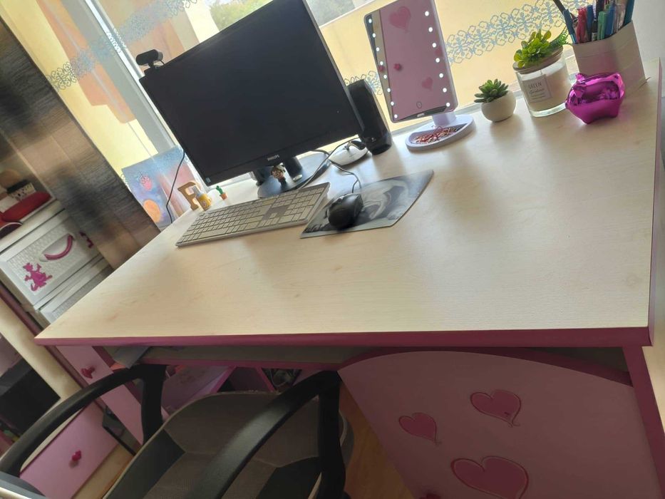 Стилно бюро за госпожици