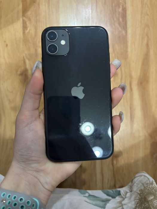 Продам 11 айфон