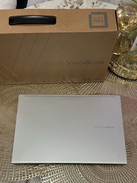 Asus VivoBook 14” i5 - 11th, 8Gb Ram, 512gb SSD, Intel Iris Xe, ca nou