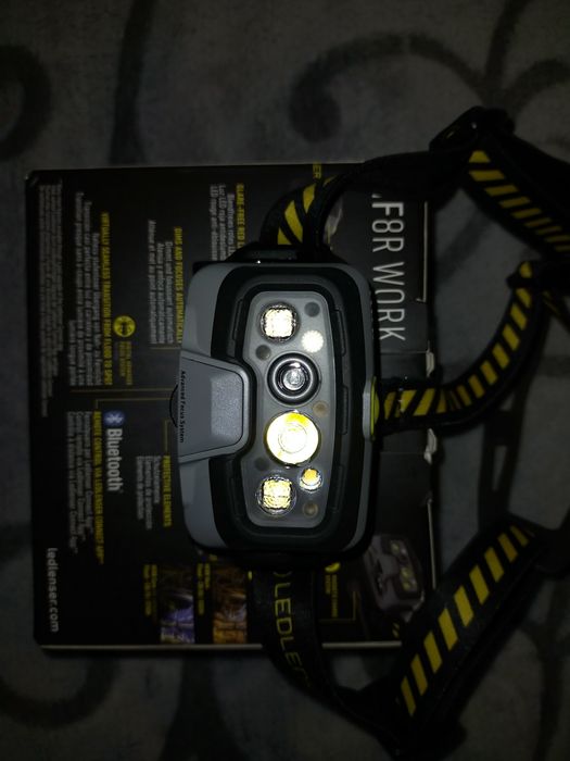 Binoclu militar vechi și LEDLENSER