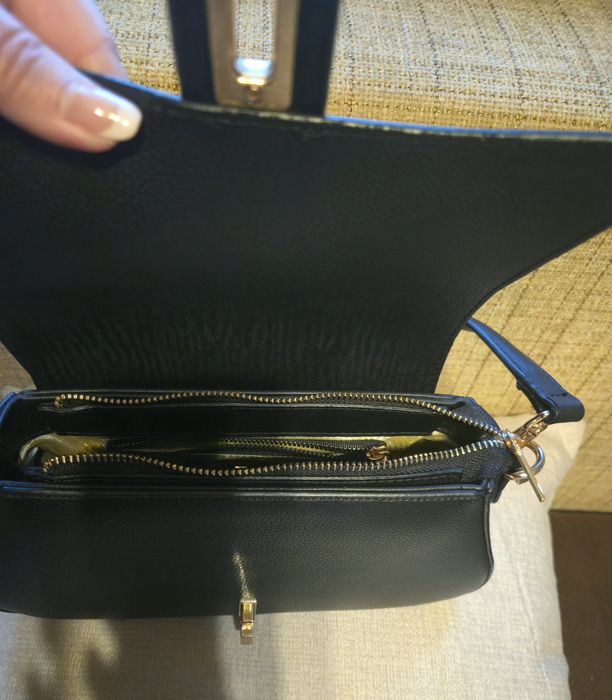 Дамска чанта Guess