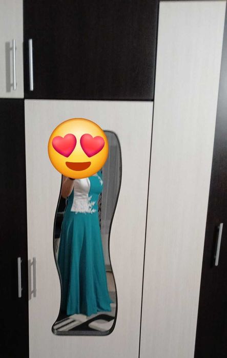 Vand 2 rochii lungi de seara