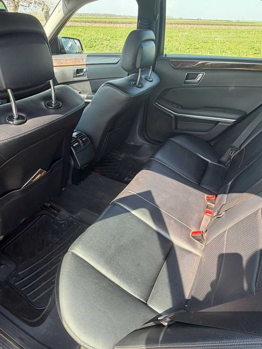 Mercedes benz E200