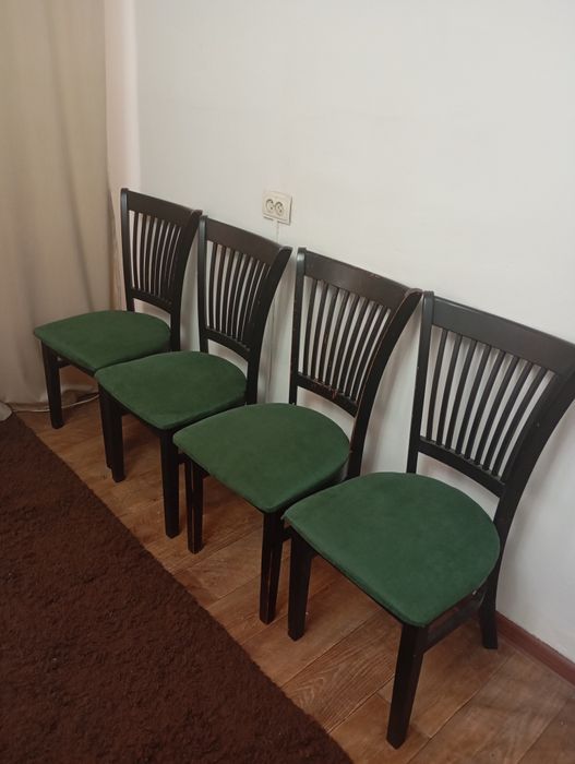 Продам деревянные стулья
