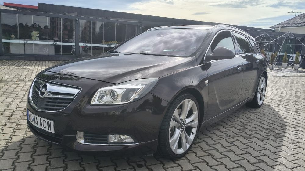 Vând Opel Insignia Sports Tourer OPC biturbo