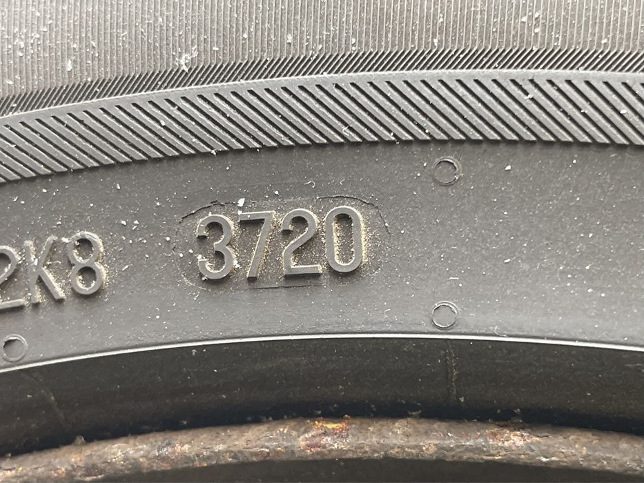 Anvelope de iarna 215 50 R17 Barum cu jante de tabla Opel