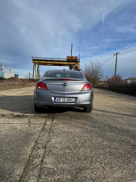 Vând Opel Insignia 2.0 Diesel, Euro 5, 2010 – Stare f bună, fără daune