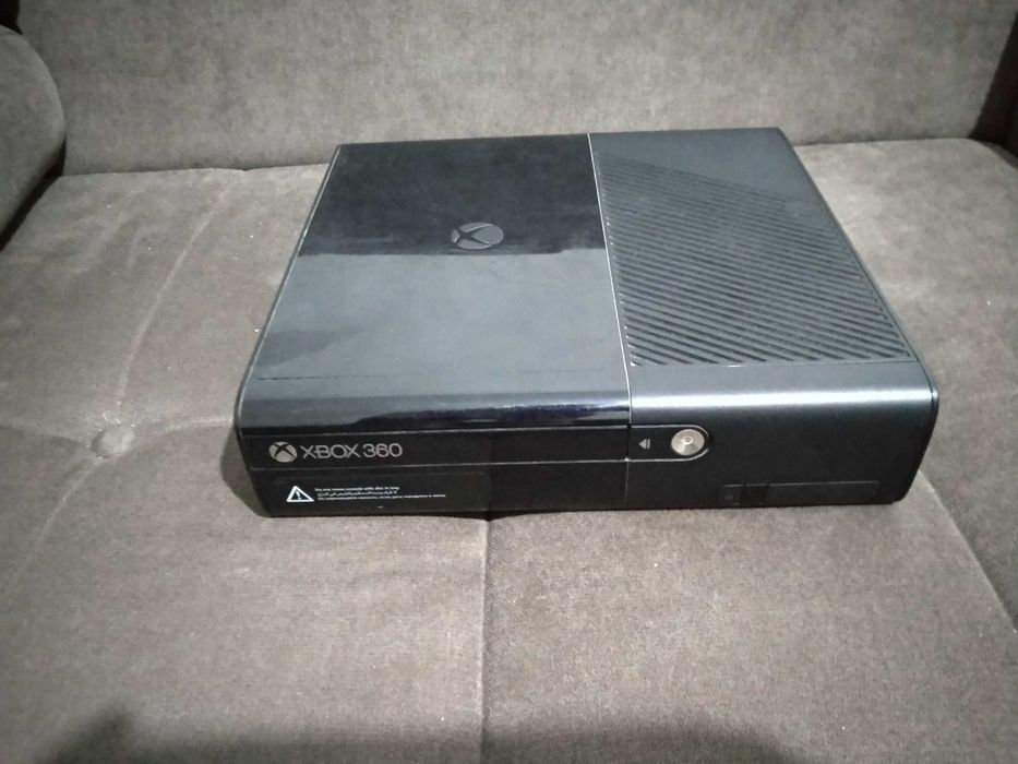 Xbox 360 (б/у) - полностью рабочий